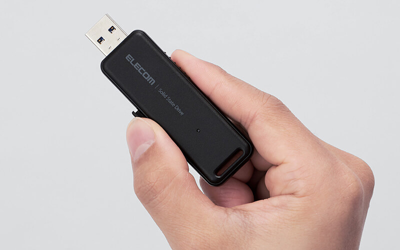 USBバスパワー対応なので、USBポートに接続するだけでOK