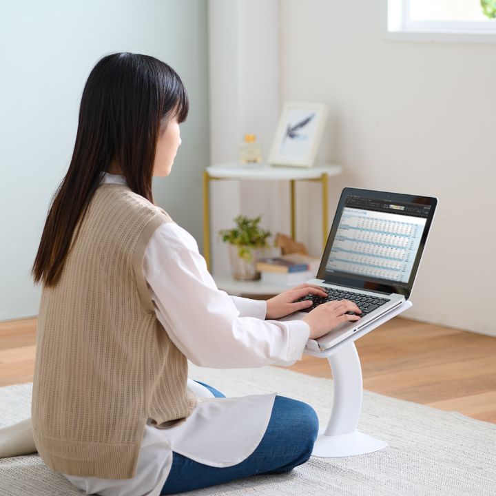デスクがないところで使用でき、お家での作業やテレワークにおすすめ