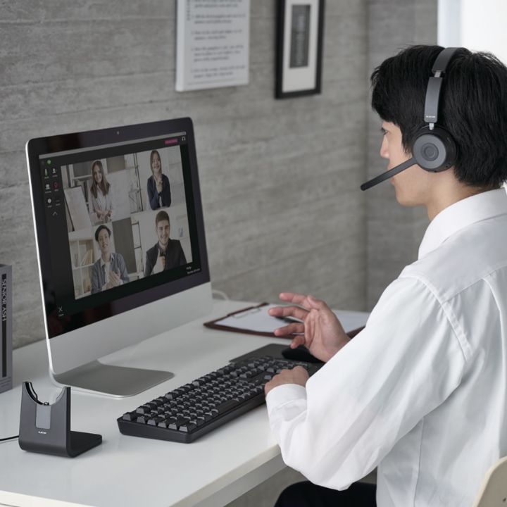 安定した装着感で長時間の使用でも疲れにくく、しっかりと音声を聞き取れるオーバーヘッドタイプの両耳ヘッドセット