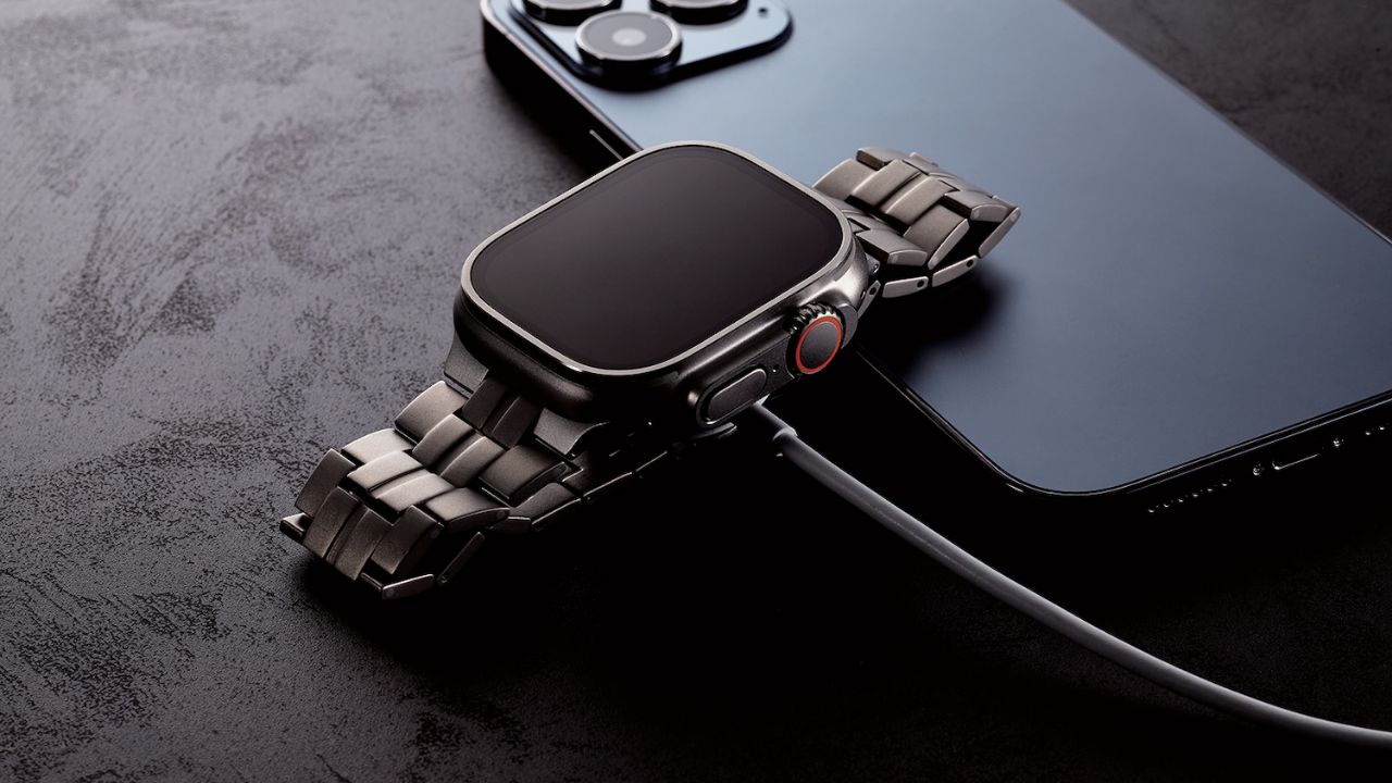 Apple Watch Ultraと一体感のあるチタンバンドです。