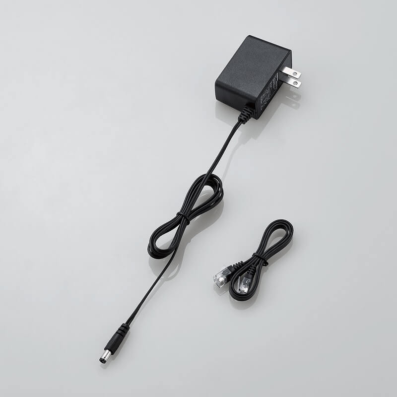 付属の専用ACアダプターとLANケーブル