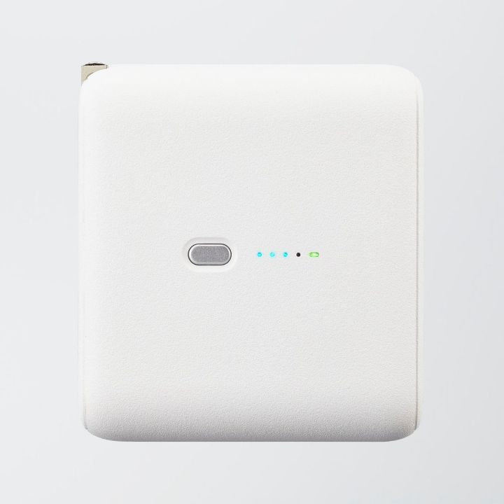 2in1タイプのAC充電器一体型モバイルバッテリー