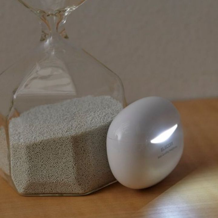 充電ケースがやさしく光る、パームライト機能付き！