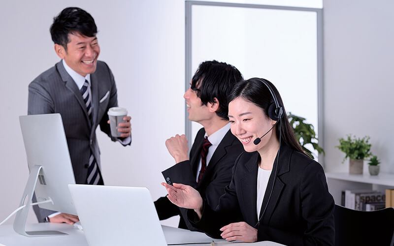 周囲の会話や騒音などの余計な音を抑え、自分の声をクリアに伝えることが可能