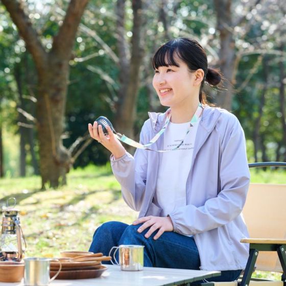 手のひらサイズの充電式ハンズフリーファンミニ