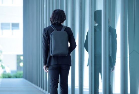 ビジネスバックをもっと軽やかに！高い機能性と無駄のないデザインにこだわったバッグを新発売