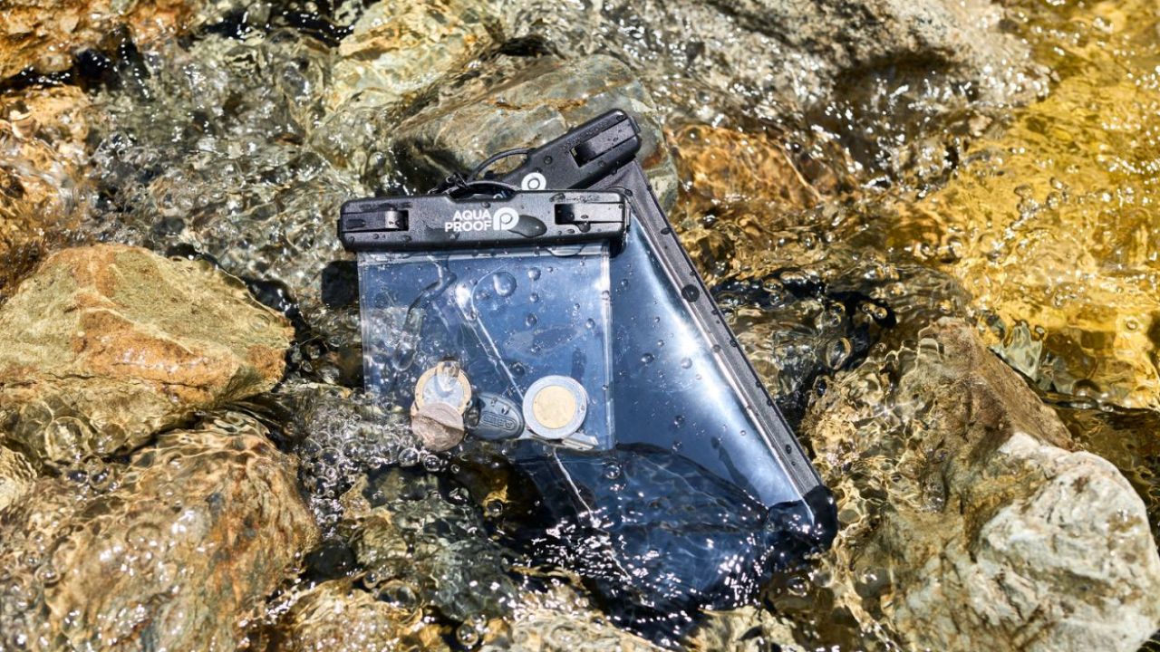 防水ウォレットとスマートフォン用防水ケースセット