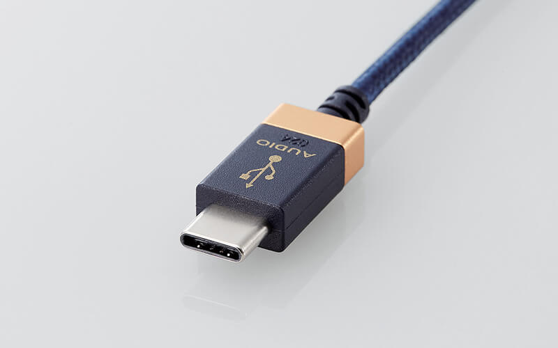 コネクター部分にアルミケースを使用した高級感のあるデザイン