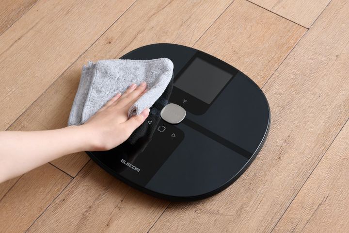 乗るだけで測定データを専用アプリに自動転送するWi-Fi通信機能搭載体組成計