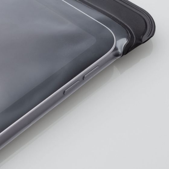 レジャーで使用可能なタブレット用防水ケース