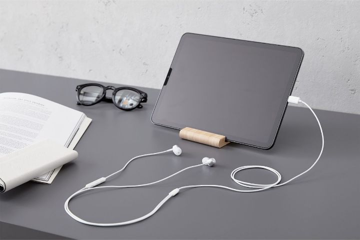 音漏れしにくく耳へしっかりフィットするカナル型ヘッドホン