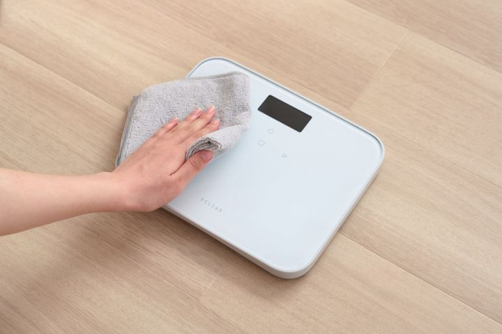 体重、BMI、前回体重差の3項目を測定できる"エクリア体重計"
