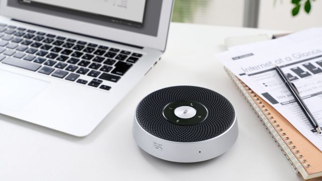 エコーやハウリングを抑えるエコーキャンセラー機能など、多彩な機能を搭載