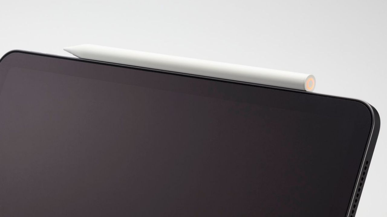 iPad本体に付けて保管と同時に充電ができる