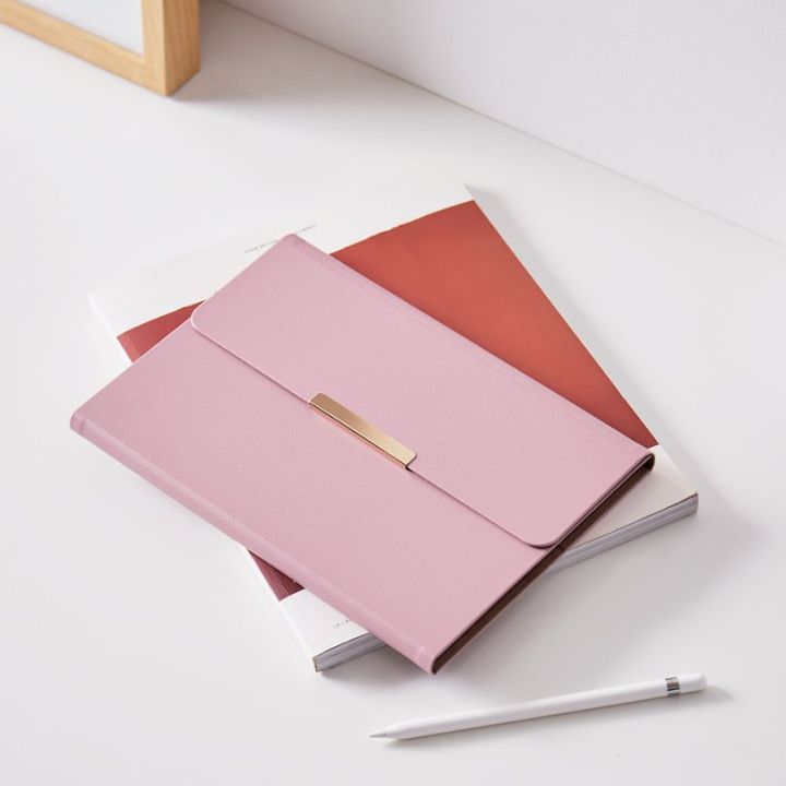 「&me」シリーズのiPad用三つ折り型のフラップケース