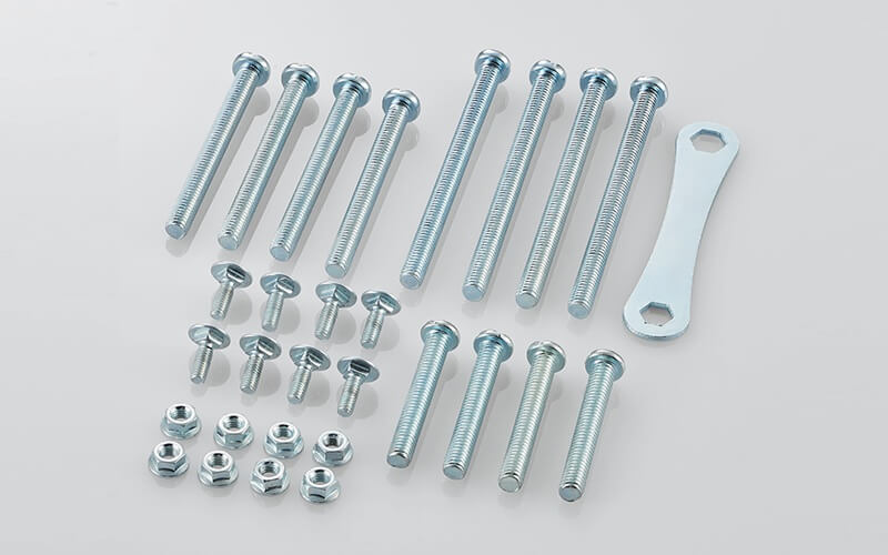 必要なネジや工具が付属