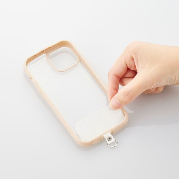 スマートフォンとケースの間に挟むだけ！引っ張りに強い高耐久タイプのストラップホールシート