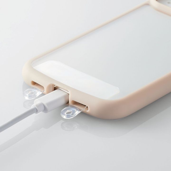 スマートフォンとケースの間に挟むだけ！引っ張りに強い高耐久タイプのストラップホールシート