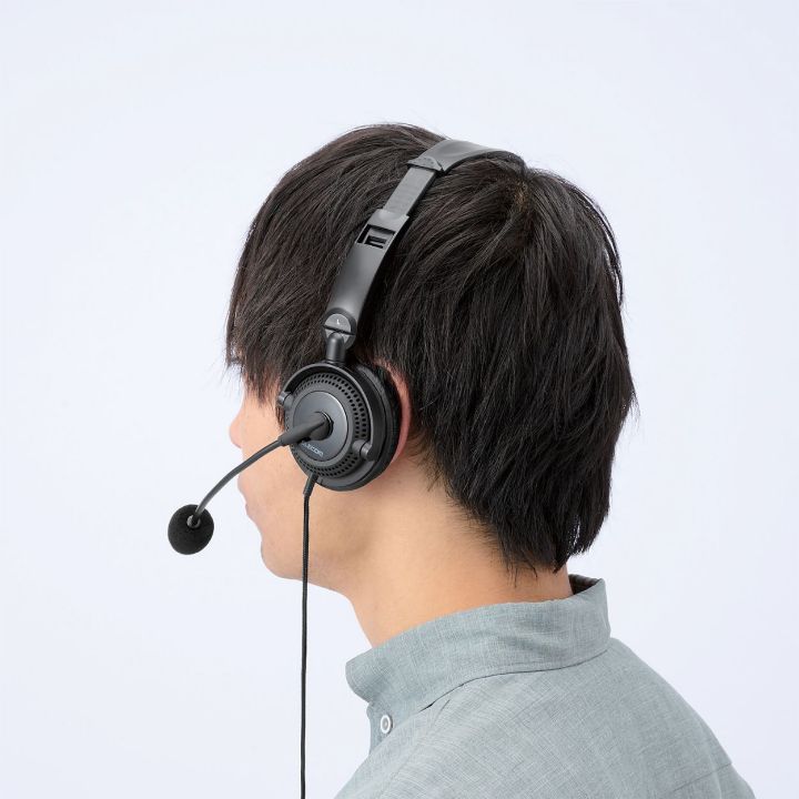 しっかりと音声を聞き取れる「両耳オーバーヘッドタイプ」で適度な遮音性のある＜アラウンドイヤー型＞