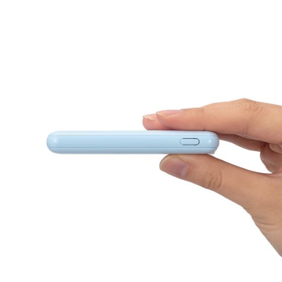 薄型・コンパクトタイプのモバイルバッテリー
