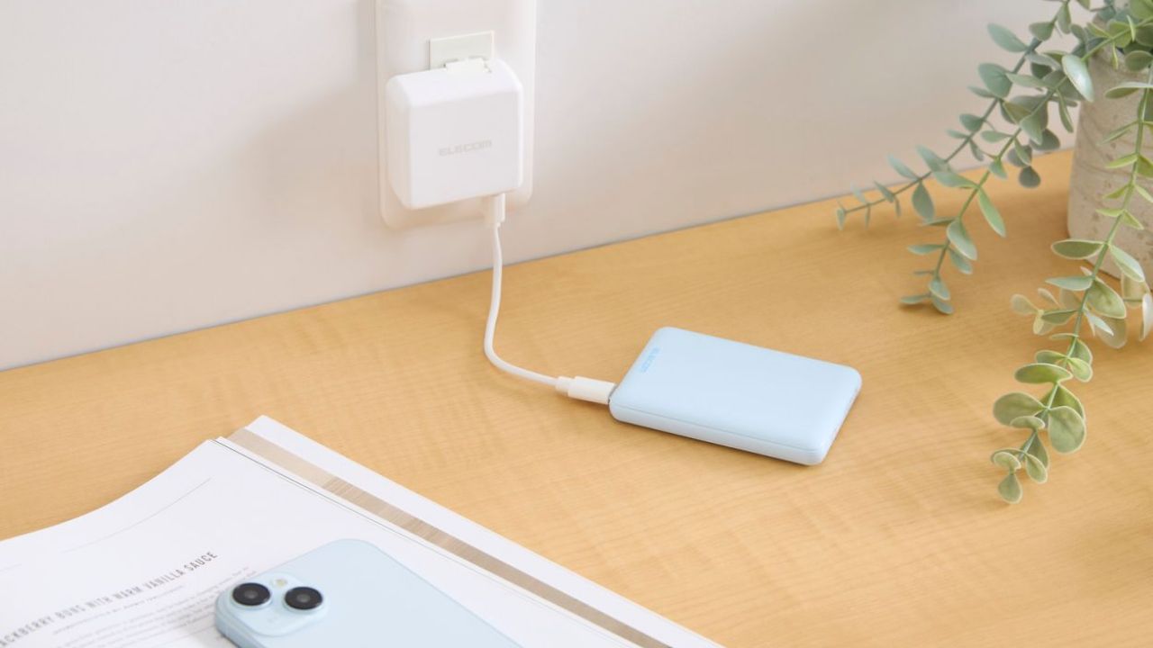 持ち運びに便利な小型USB Type-C - USB-Aケーブル付属