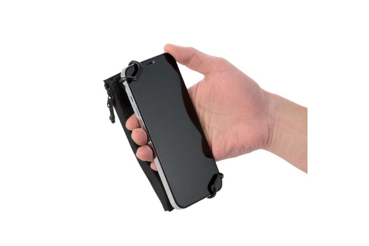 スマートフォンに取り付ける大容量のフラグメントケース