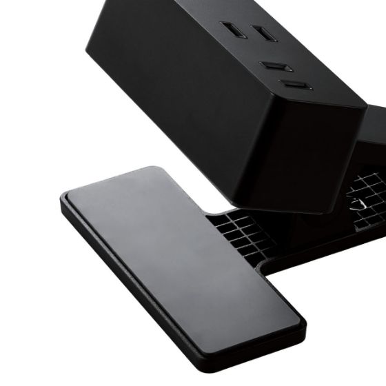 机などにはさんで使えるクリップ機構を搭載した、USBポート付きの電源タップ