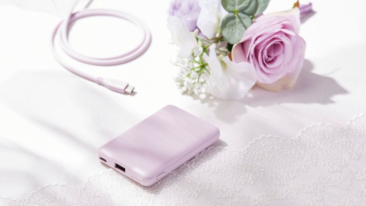 接続機器を自動で見分けて最適な出力ができるおまかせ充電対応！「薄型コンパクトモバイルバッテリー