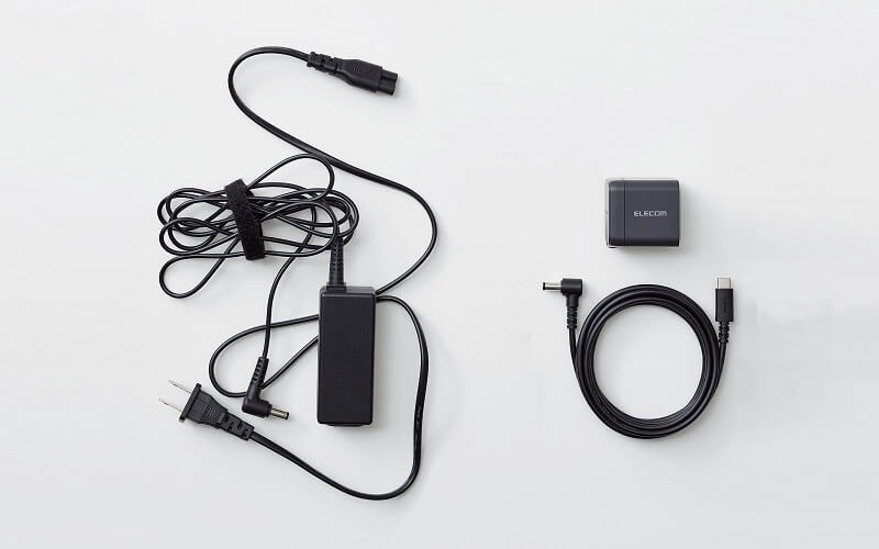 コンパクトなUSB AC充電器とケーブルで持ち運びもラクラク