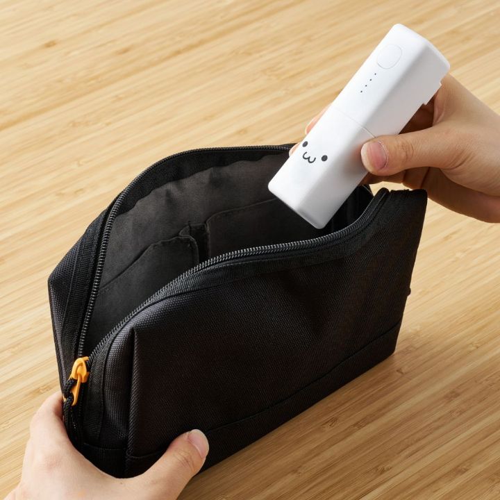 1台2役で使えるAC充電器一体型モバイルバッテリー