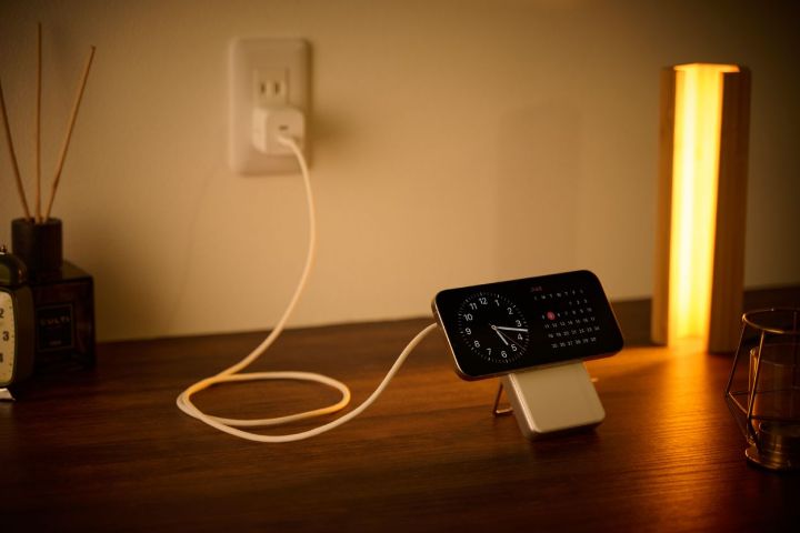 バッテリー容量10,000mAhでさまざまな充電に対応
