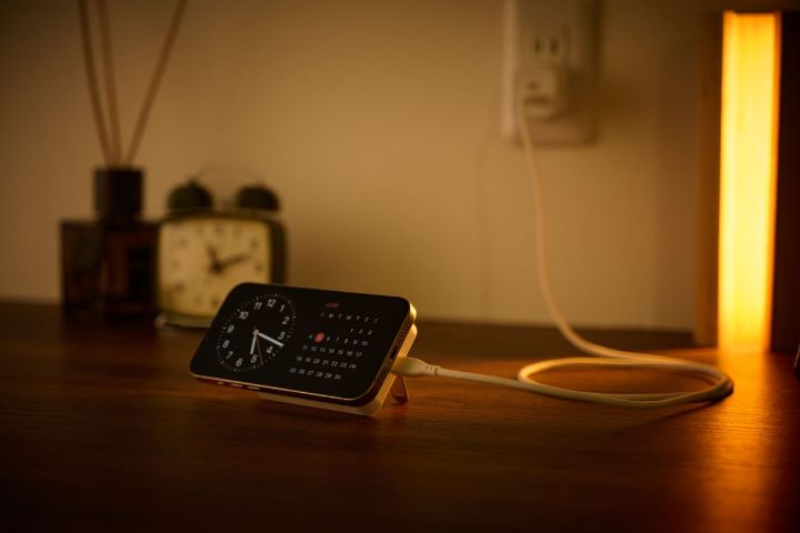 バッテリー容量5,000mAhで"まとめて充電"に対応