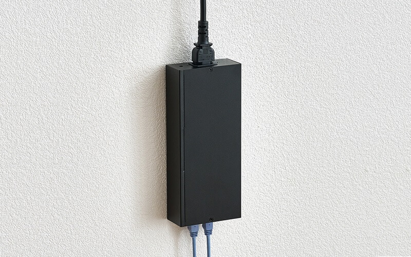 付属の壁掛け用ネジの使用例