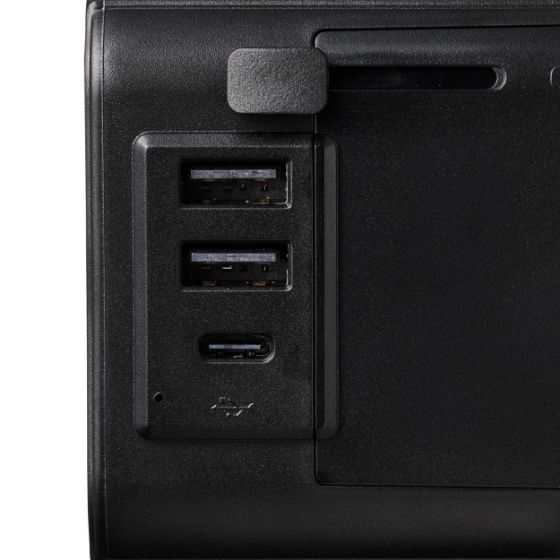日本のAC充電器を海外の形状に変換できる、USBポート搭載マルチ変換アダプター