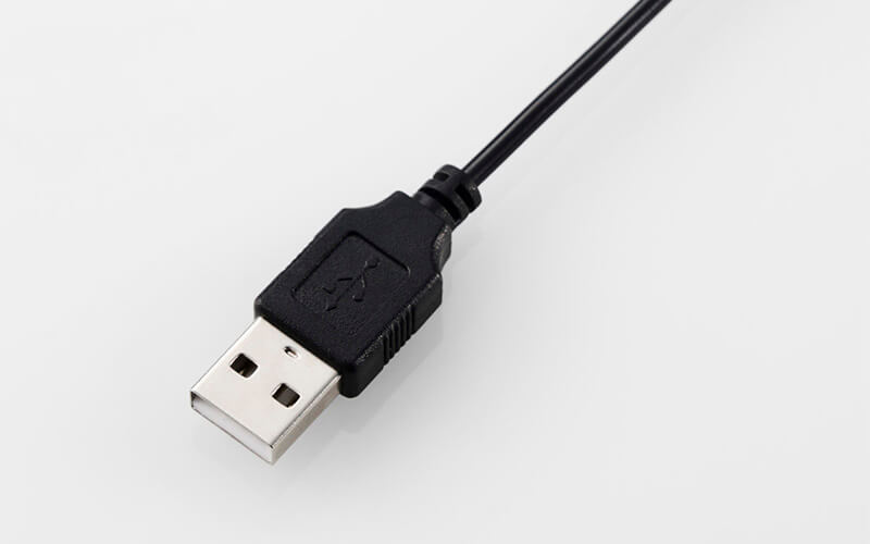 USBケーブル(USB-Aコネクター)をパソコンのUSB-A端子に挿すだけで再生可能