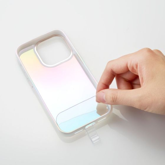 レザーのぷっくりした質感がアクセントでファッションとも相性が良い「＆me」シリーズのハンドストラップ・レザーリング