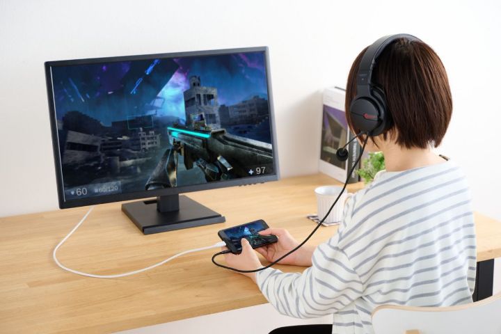 スマートフォンやパソコンなどの映像を大画面で楽しめるUSB Type-C(USB-C) - HDMI変換ケーブル(シリコンメッシュ)