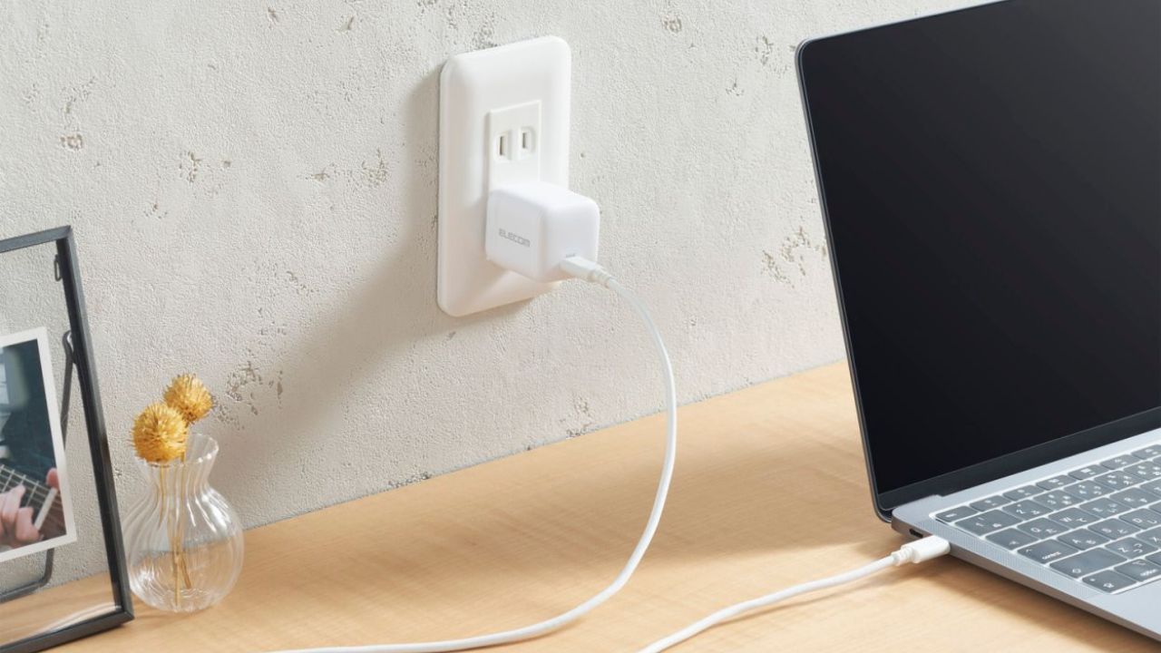 手のひらサイズで高速充電を実現！最大35W出力のUSB AC充電器（1ポート搭載）