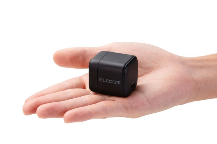 手のひらサイズで高速充電を実現！最大35W出力のUSB AC充電器（1ポート搭載）
