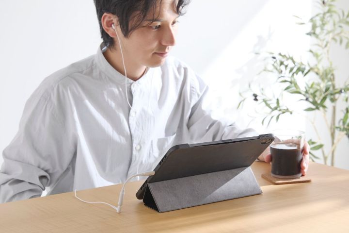 充電しながら音楽・動画視聴や通話が可能！ハイレゾ対応音声変換ケーブル（シリコンメッシュタイプ・高耐久タイプ）