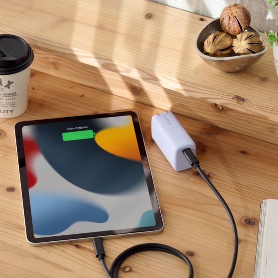1台2役で使用可能！Power Delivery AC充電器一体型モバイルバッテリー