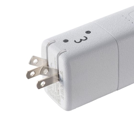 本製品とスマートフォンを同時に充電できる！"まとめて充電"に対応