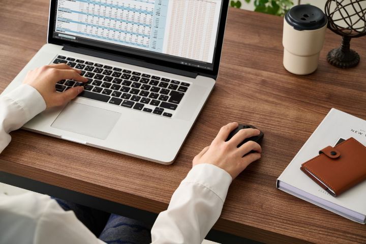 Bluetooth®接続に対応 ワイヤレスモデルの3ボタンマウス