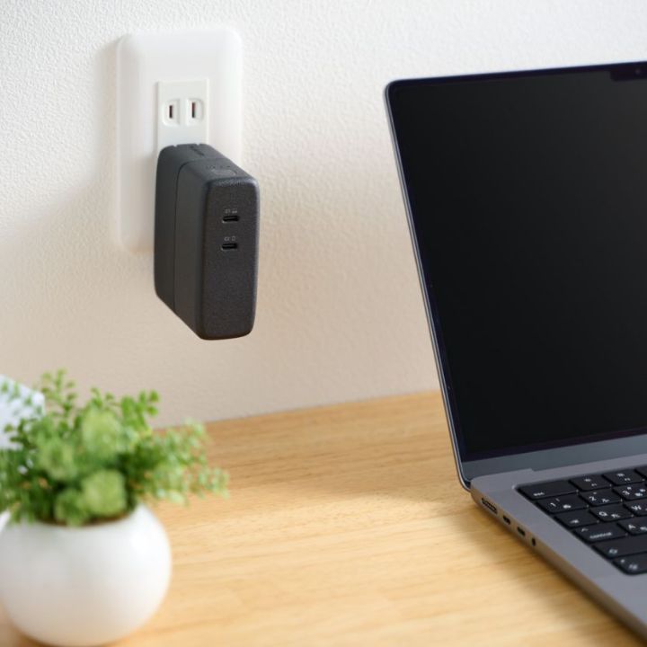 1台2役！USB Power Delivery AC充電器一体型モバイルバッテリー