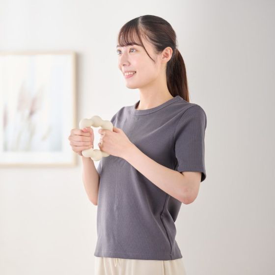 二の腕のトレーニングにぴったり！ソフトタイプ(やわらかめ)とハードタイプ(かため)のトレーニングチューブ