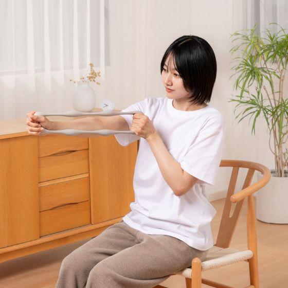 二の腕のトレーニングにぴったり！ソフトタイプ(やわらかめ)とハードタイプ(かため)のトレーニングチューブ