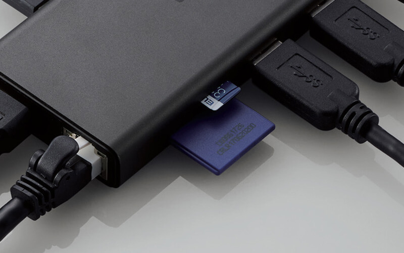 SDカード×1、microSDカード×1を挿し込めるスロットを装備