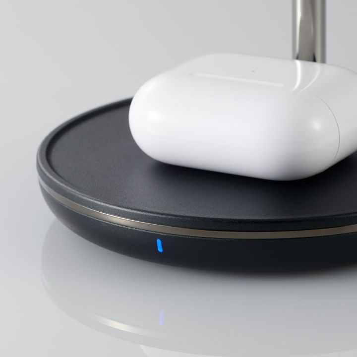 3台まとめて充電できる3in1 Qi2規格ワイヤレス充電スタンド