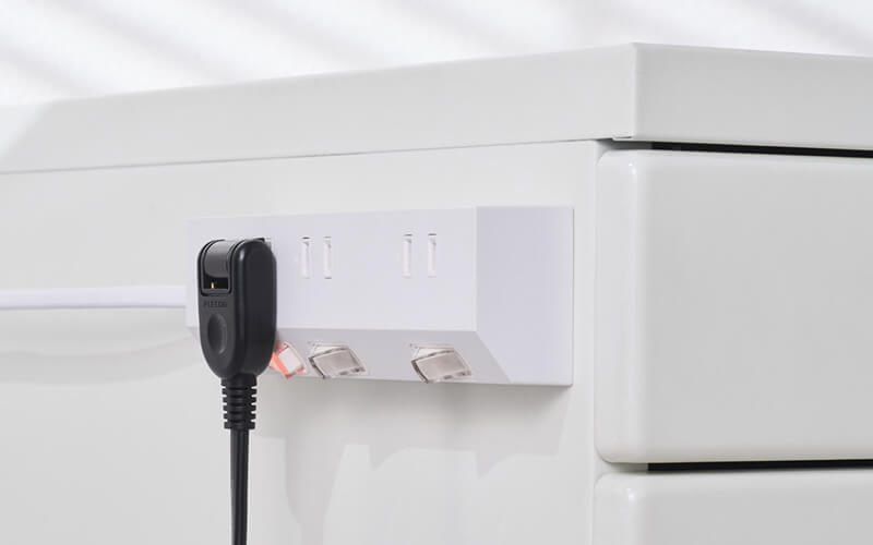 強力磁石でスチール面にしっかりと吸着、ズレにくくスイッチの操作がしやすい