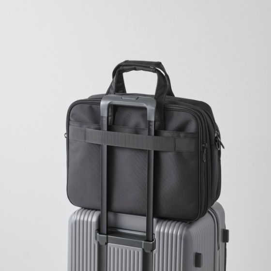 荷物が増えても安心の収納力！拡張機能付きのビジネスバッグ